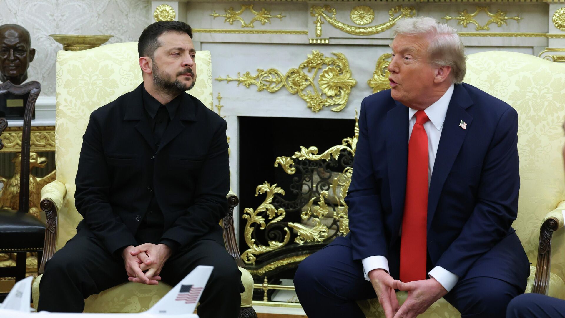 Журналистов попросили покинуть Белый дом после встречи Трампа и Зеленского